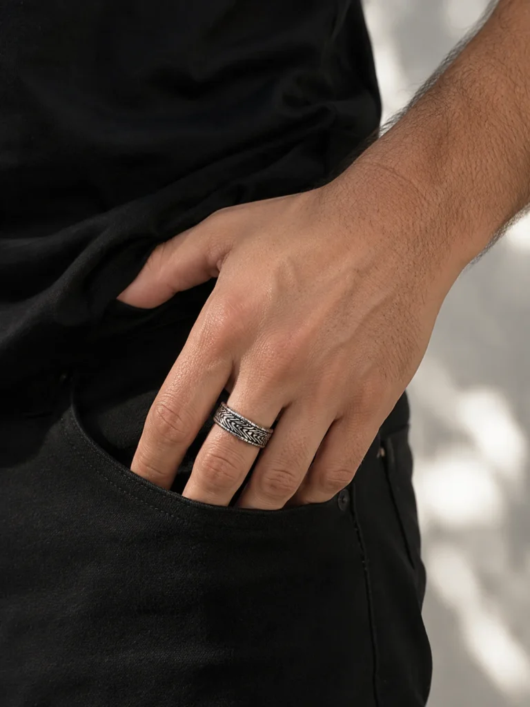 Anello Uomo Trame Diagonali
